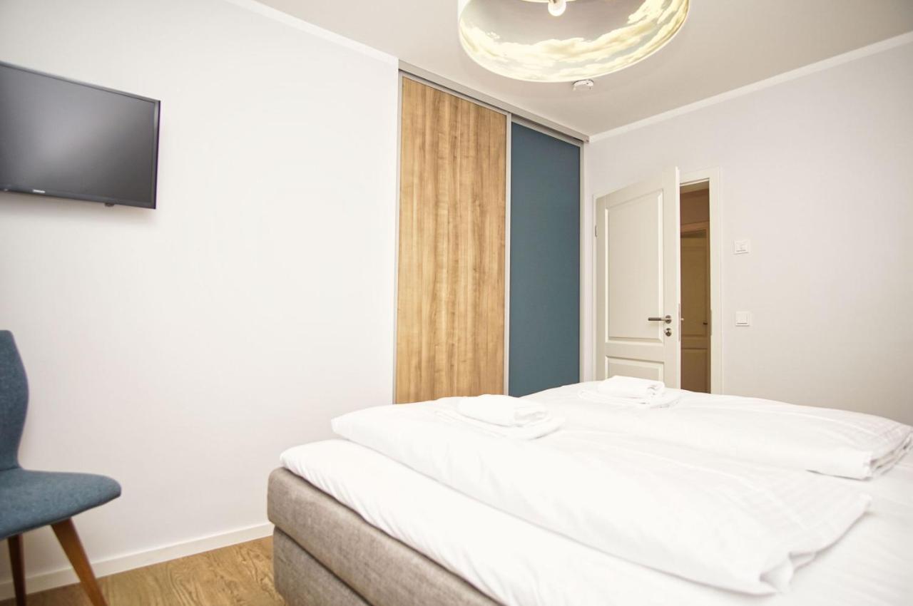 Zentrale Fewo Mit Terrasse, Gratis Nutzung Vom Ahoi Erlebnisbad Und Sauna In Sellin - Villa Anni Fewo 02 Goehren  Exterior foto